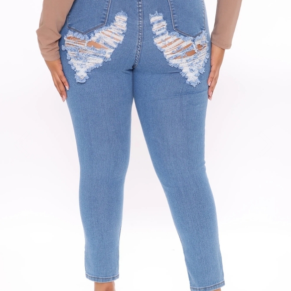 Booty Ripped Skinny Jeans - Picture 6 of 7